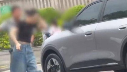 福建一女子被保安掌掴，保安非学校保安，保安工作单位回应：非公司直接聘请，是保安公司的；警方回应