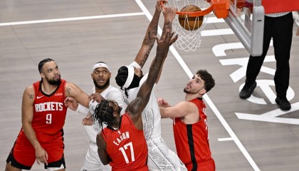 Shams：浓眉因左内收肌拉伤将缺阵数周 或延长至一个月