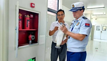 鹤壁经济技术开发区消防救援大队深入辖区重点单位开展消防安全检查指导工作