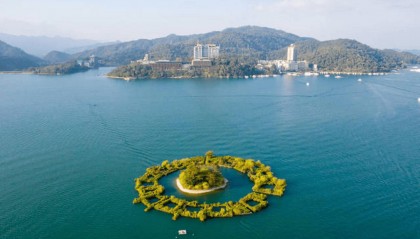 被逼靠近“悬崖”？美国亲自出手帮助台！大陆果断强硬发声