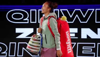 总决赛再负萨巴伦卡，郑钦文：我没机会难过