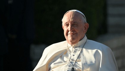 特朗普发文：将与梅拉尼娅一同前往参加罗马教皇方济各葬礼