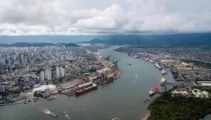 巴拿马出局，美国不演了，加速收割中国资产，锁定了下一个“围剿目标”