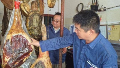 南方电网云南曲靖供电局驻村工作队为助农产品销售插上互联网的翅膀