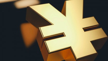 鄂志寰：“保持人民币汇率在合理均衡水平上基本稳定”对稳定经济金融运行具有积极意义