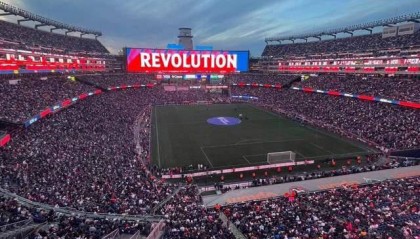 梅西独中七元，球迷137万齐欢庆！门票销售额达人民币3亿