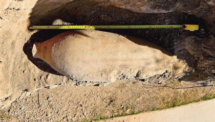 渭南发现6000年前仰韶文化时期红陶尖底瓶