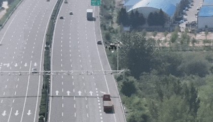 无人机“撒糖”，甜到救人一命！