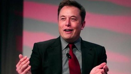 马斯克：AI有望在2026年超越最聪明人类，中国投入近700亿人民币