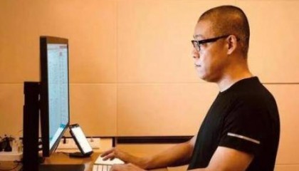 一个比特币可以换5万人民币，当年买了10万比特币的人，现状怎样