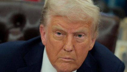 特朗普越玩越大，放话吞并世界第二大国？美边境火速增兵，要动真格了