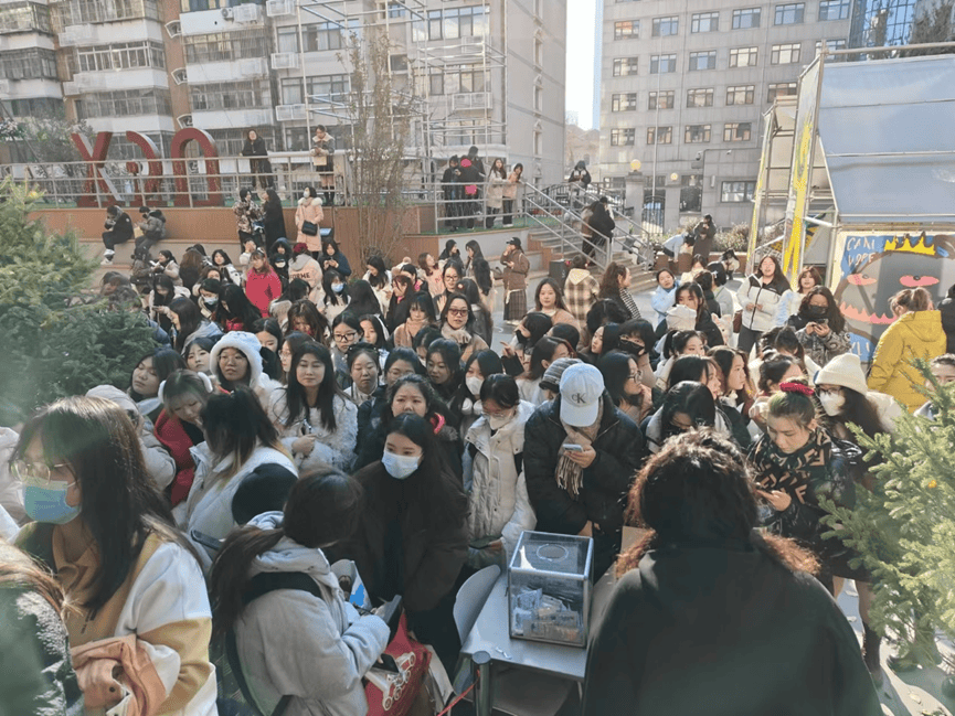 瓦苏通·柴金达天津“一日店长”活动精彩开启