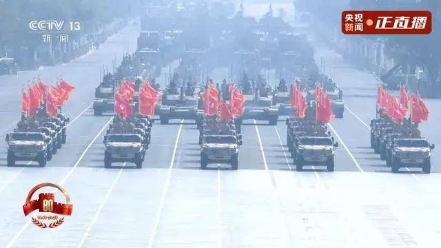 不装了!一口气看完九三大阅兵武器装备!谁说我们一个也不认识?