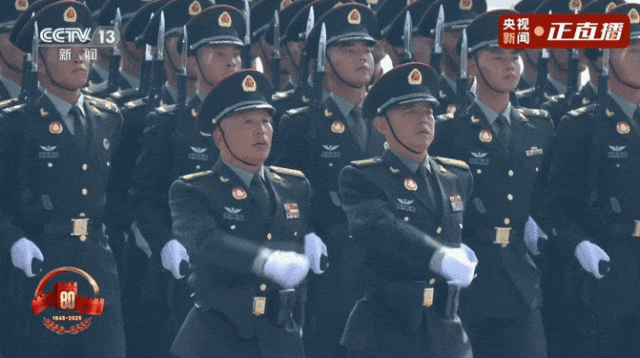 不装了!一口气看完九三大阅兵武器装备!谁说我们一个也不认识?