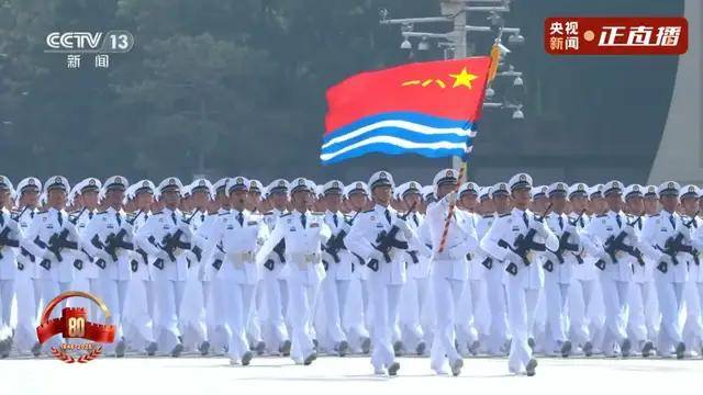 不装了!一口气看完九三大阅兵武器装备!谁说我们一个也不认识?