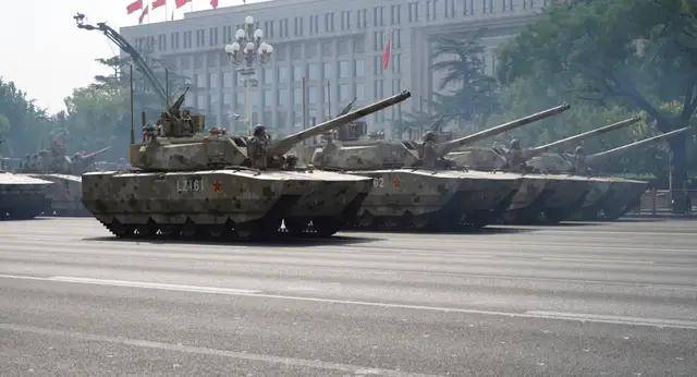 不装了!一口气看完九三大阅兵武器装备!谁说我们一个也不认识?