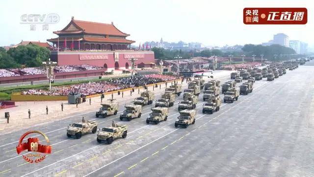 不装了!一口气看完九三大阅兵武器装备!谁说我们一个也不认识?