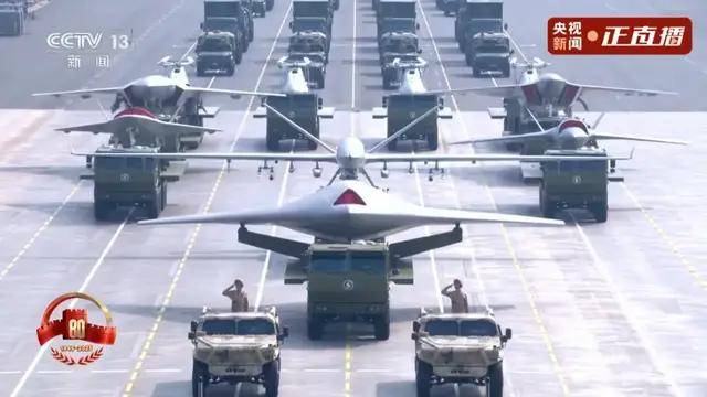 不装了!一口气看完九三大阅兵武器装备!谁说我们一个也不认识?