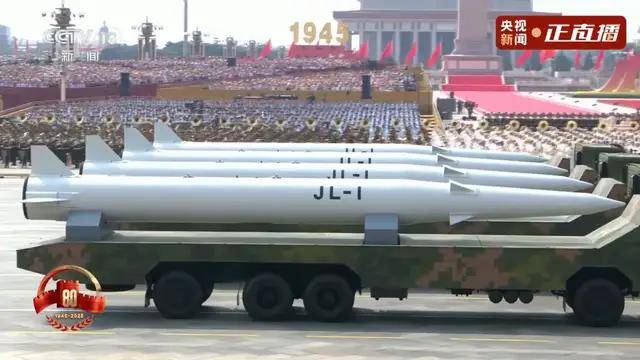 不装了!一口气看完九三大阅兵武器装备!谁说我们一个也不认识?