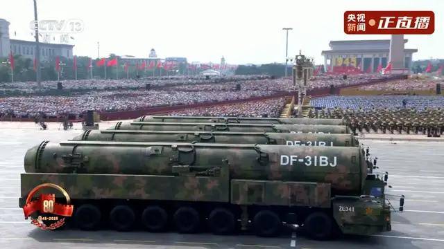 不装了!一口气看完九三大阅兵武器装备!谁说我们一个也不认识?