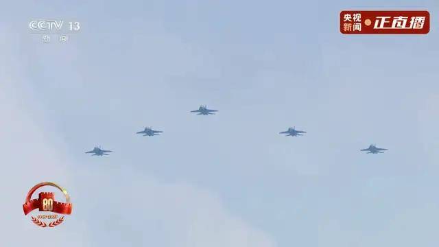 不装了!一口气看完九三大阅兵武器装备!谁说我们一个也不认识?