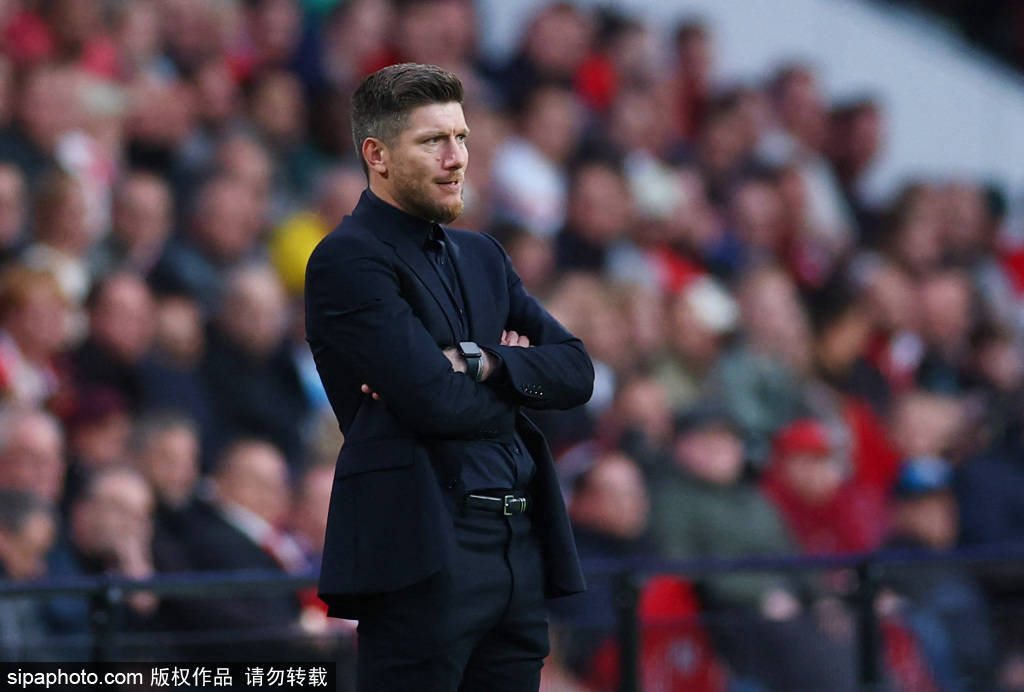国安主帅塞蒂恩赛后提前退场:背影映射的球队危机与未来方向