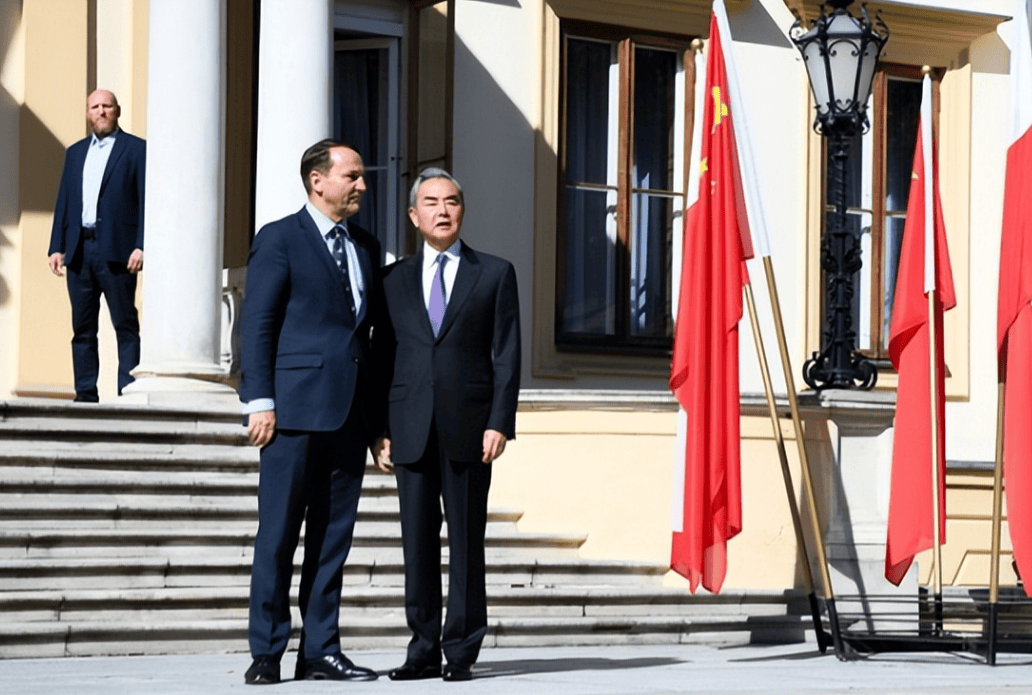 中欧班列被叫停,中方果断启用“备用方案”,波兰竹篮打水一场空