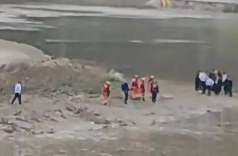 “新郎及其母亲因新娘临时加价2万彩礼跳河?”官方再回应