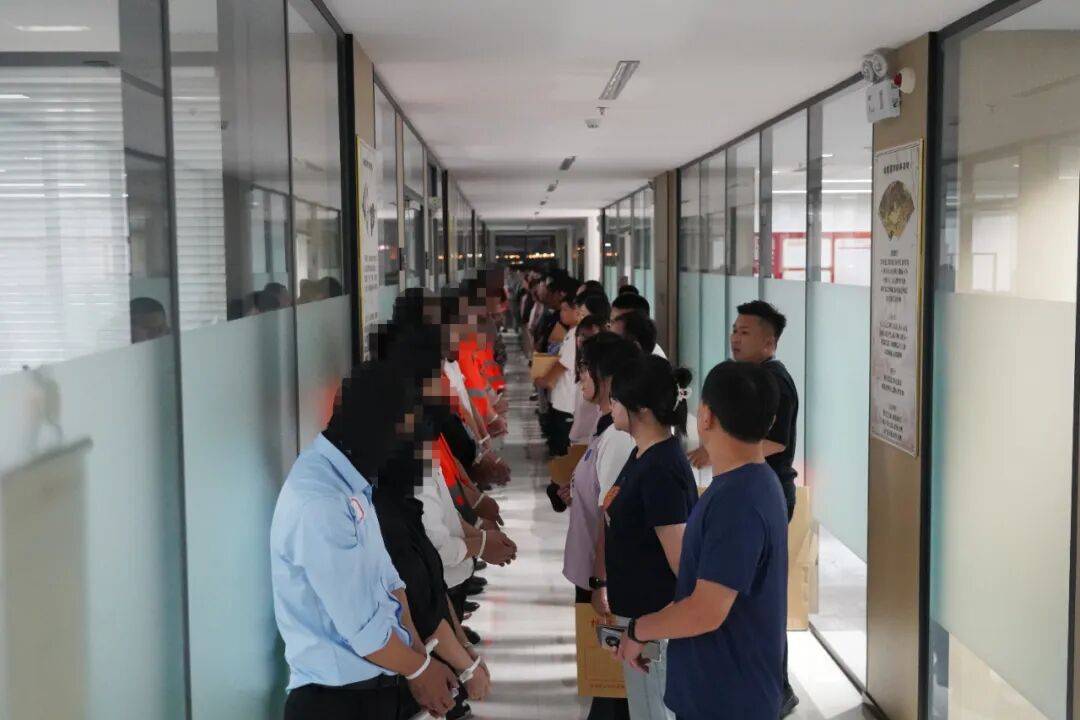 “大师”,你算到自己今天被抓了吗?