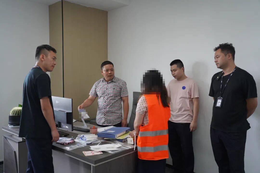 “大师”,你算到自己今天被抓了吗?