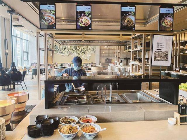 过早套餐不超10元 盒饭二三十元一份 武汉豪华酒店纷纷做起平价堂食