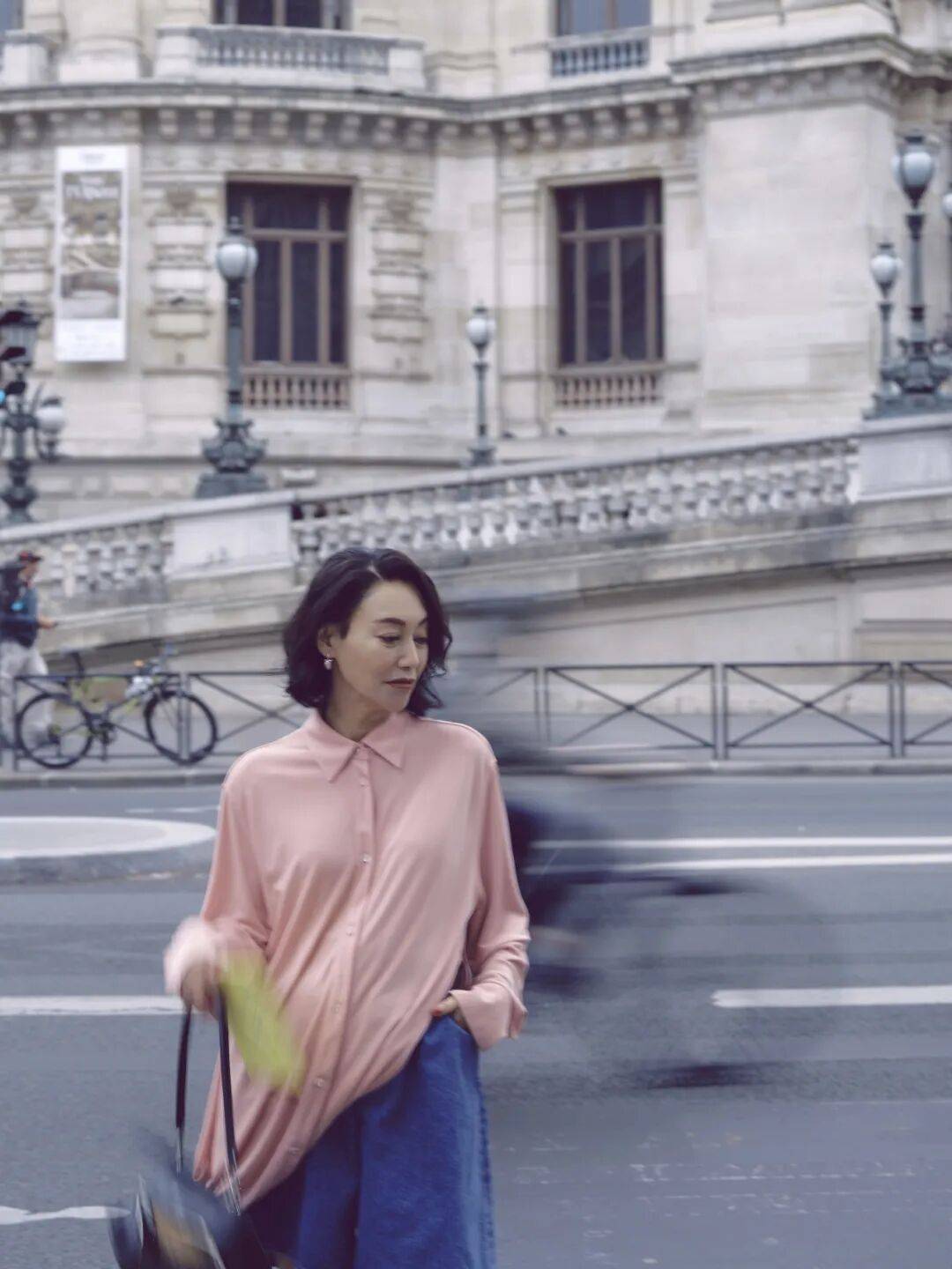 LOEWE新设计师首秀爆了,新配色太撩人!