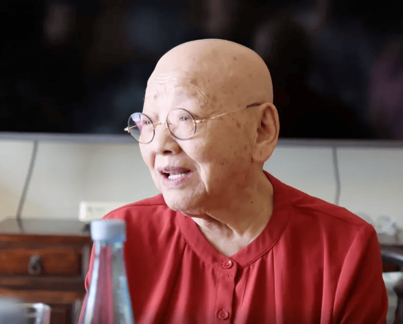 这位志愿军奶奶为何“光头”?真实故事让人动容