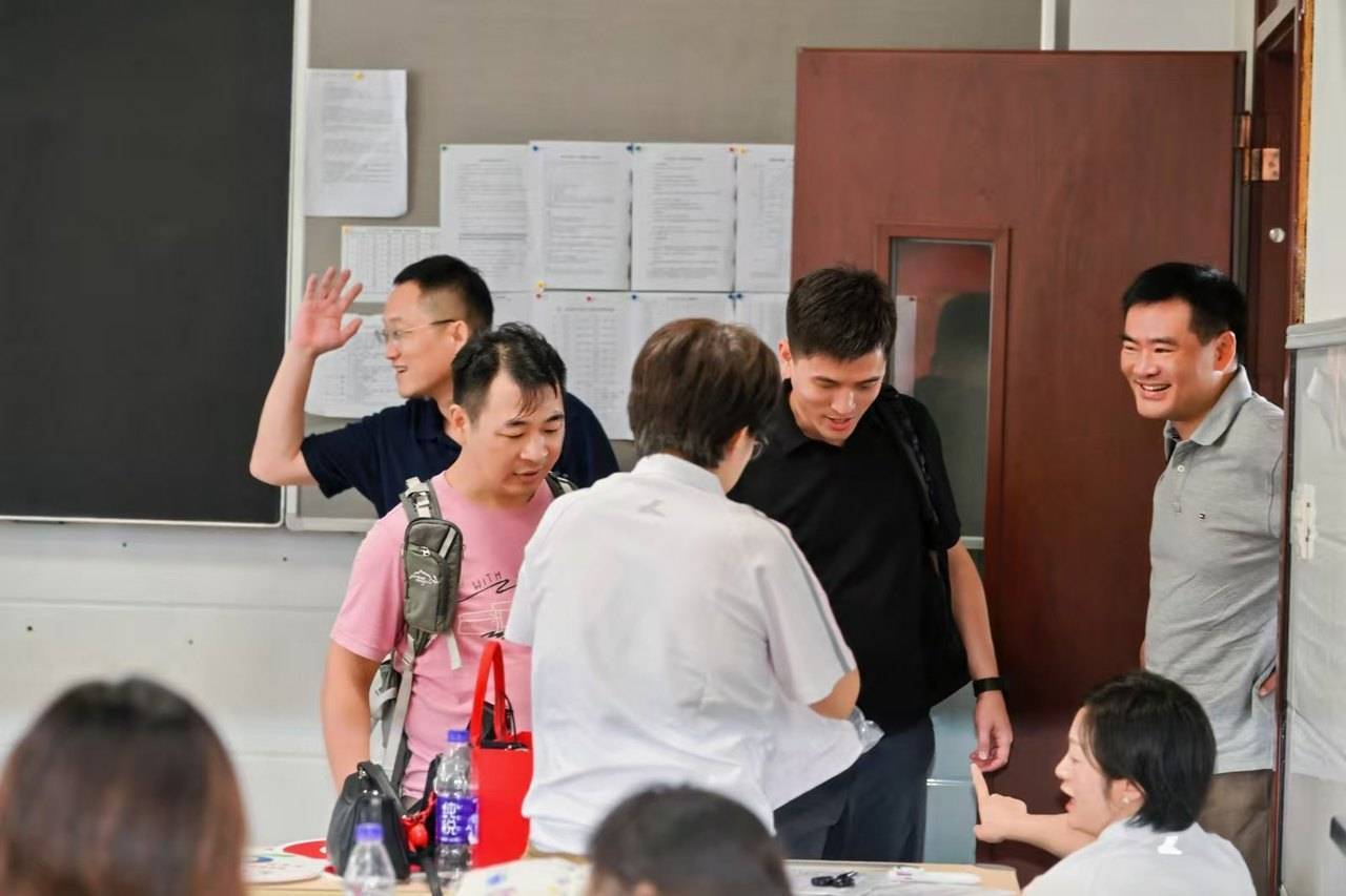 那个让老师骄傲的“调皮”班级!30年同学聚会,还伴有一封来自贵州的感谢信