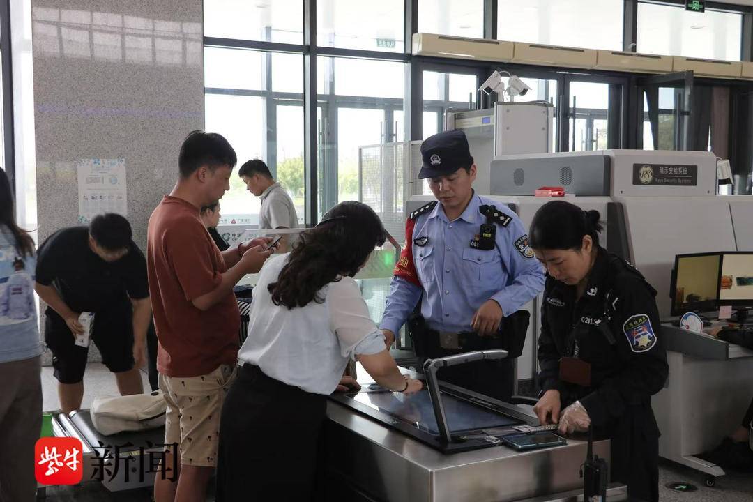 全员在岗保畅通!盐城阜宁东站派出所筑牢双节出行安全防线