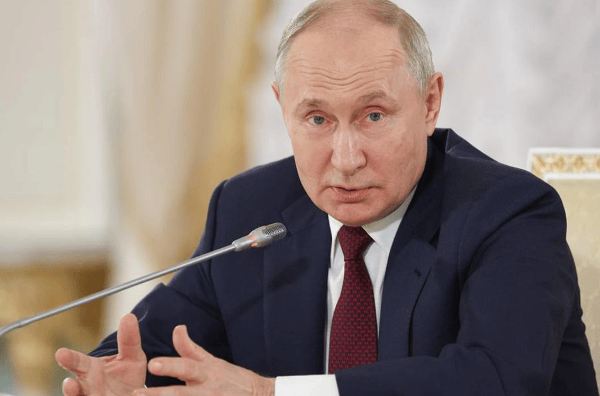 局势复杂了!波兰没想到,俄罗斯先下手为强,深夜不宣而战,导弹砸向波大使馆,美西方怕啥来啥