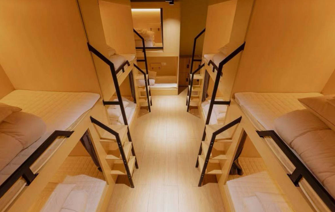 成都一酒店回应禁止40岁以上男性30岁以上女性预定特价房:有客人不理解规则报过警