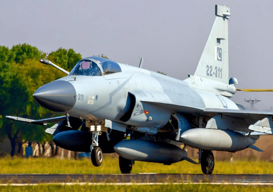 枭龙翼龙杀入阿富汗，美国颜面尽失，阿塔目的转向东方，印度暗喜