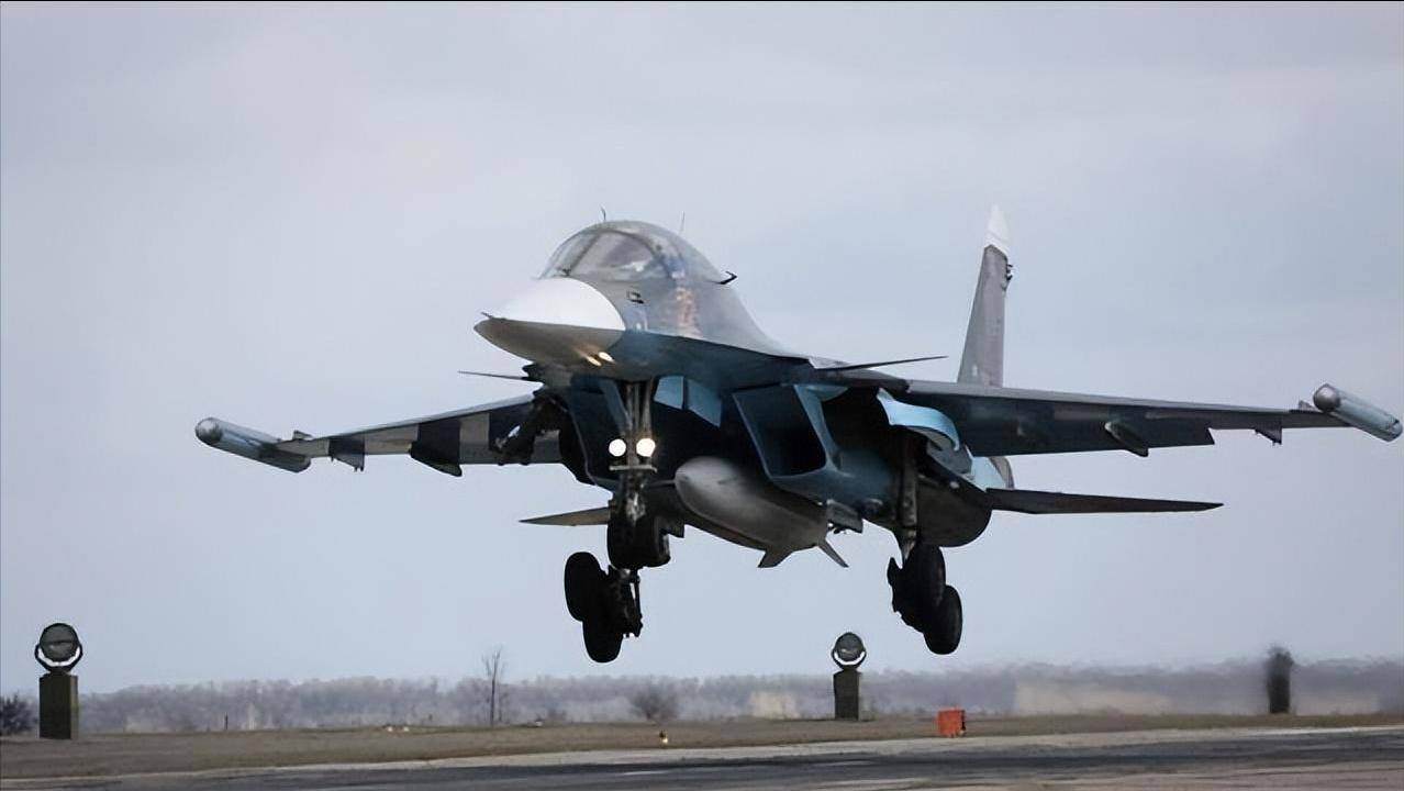 俄罗斯对乌克兰袭击一次比一次狠,一天扔了268枚炸弹,俄军苏-34轰炸机测试炸弹之王