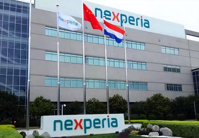 抢劫还提上要求了，荷兰政府还在挑衅，中国釜底抽薪：上一边去