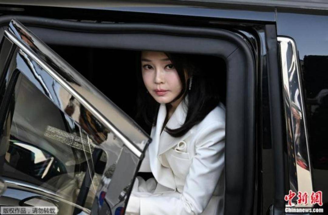 韩前总统夫人金建希弊案一审被求刑15年 “明年1月宣判”
