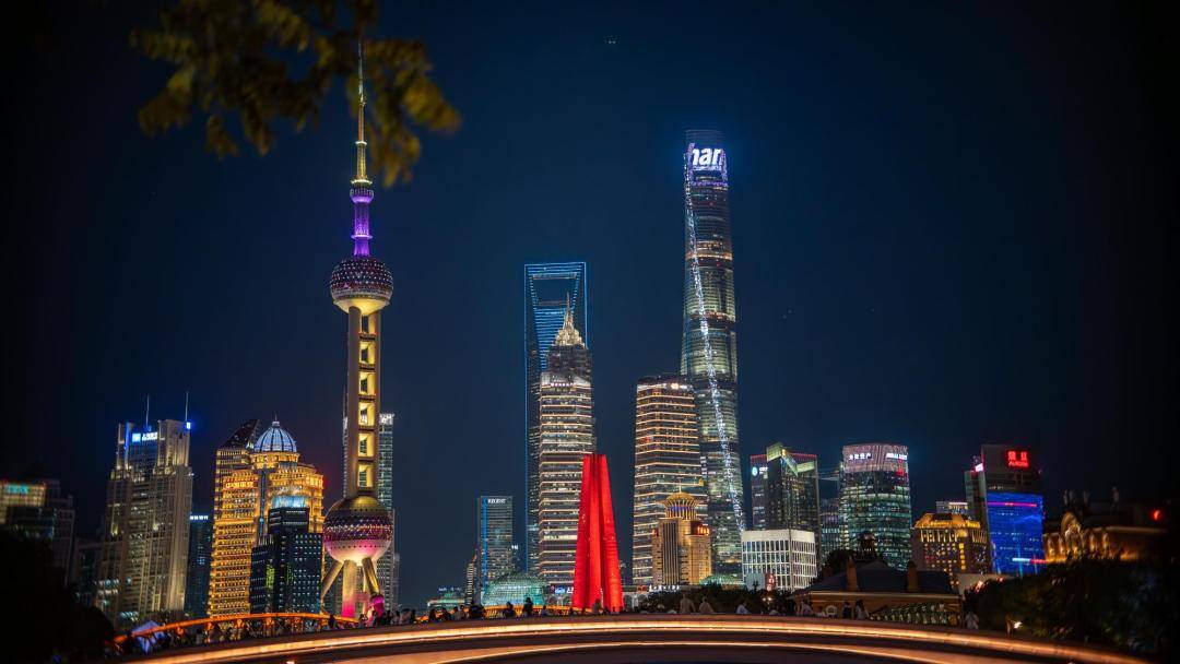 全程1318公里，中间只停一站！探访京沪间最快列车