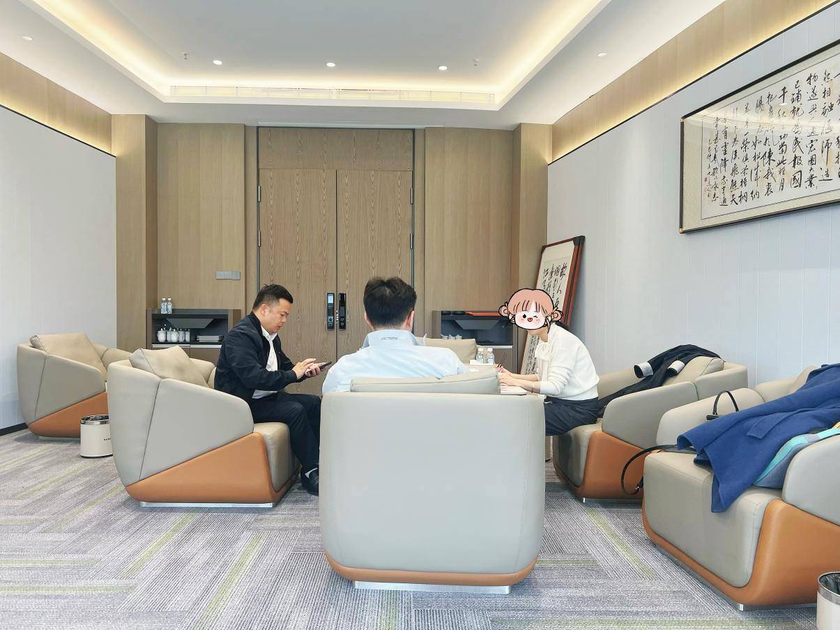 “多贵都要见一见”！两百万年薪、45岁仍吃香，“造机器人的人”被抢疯了
