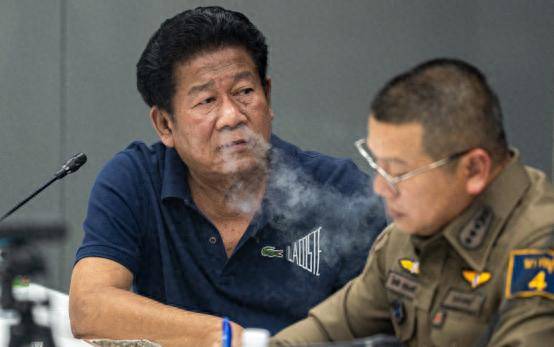 泰国枪击案凶手记者会画面引不满，泰总理发声斥责