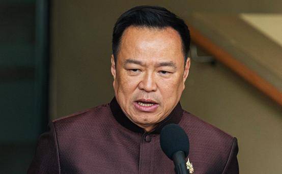 泰国枪击案凶手记者会画面引不满，泰总理发声斥责